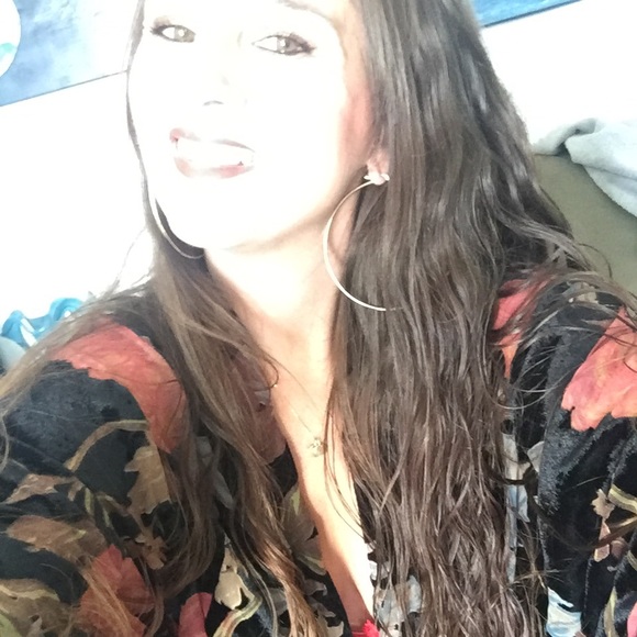 Meet your Posher, Amanda - Picture 1 of 1